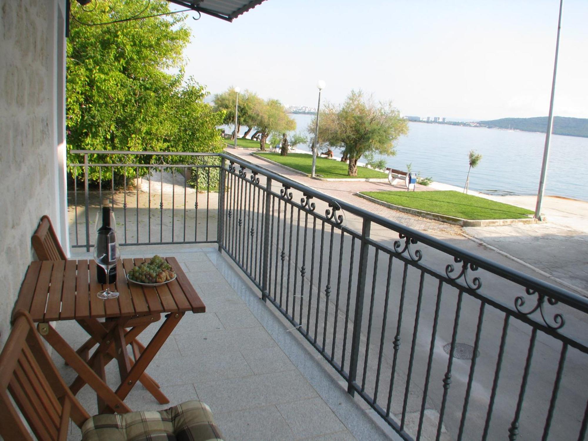 Apartment In Stone House On Seaside Kaštela 외부 사진
